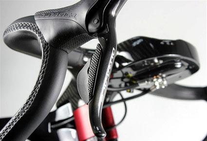 أستون مارتن تطلق دراجة إكس فاكتور ون-77  